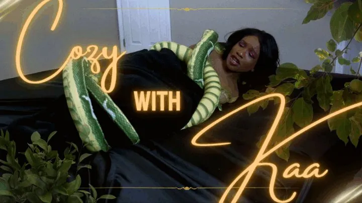 Cozy With Kaa - HOUSEWIFE TIGHTLY HUGGED BY HUGE SNAKE IN