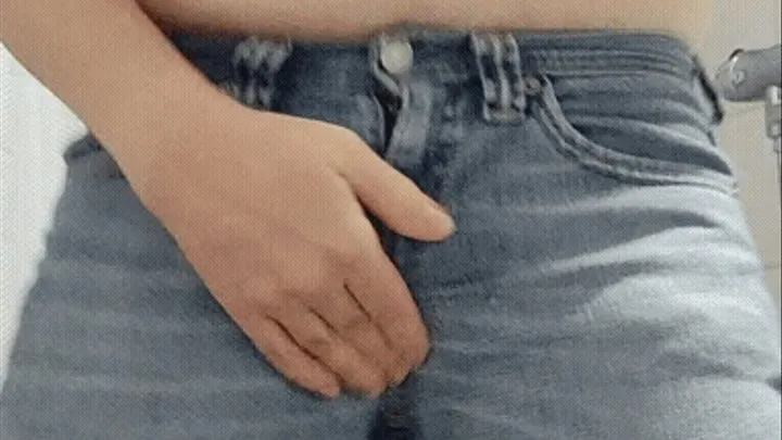 Peeing To My Jeans And Masturbating