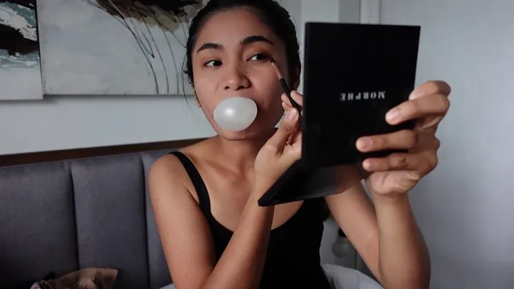 Making BIG bubbles while Doing my Makeup (34 Minutes)