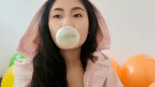 Cute Asian Teen Lets You Watch Her Chew Bubblegum