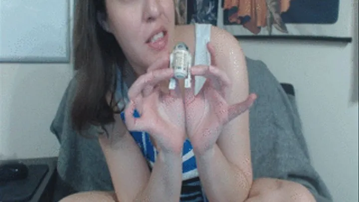 Giantess R2D2 Vs Mini R2D2