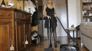 Eleonore enjoy herself with my vacuum!