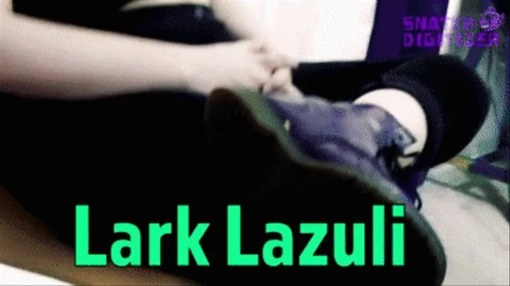 Getting to know Lark: Pussy Exploration & Squirting