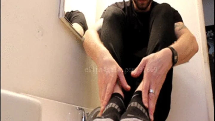 Watch Attractive Men and Their Feet