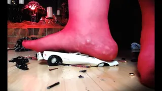 BEST CAR CRUSH - Holiday Recycling (bbw giantess crushing cars)