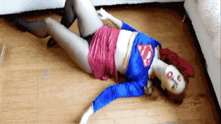Supergirl Melting - Luna Lain