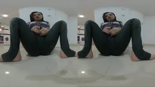 green cameltoe and ass worship vr part 2