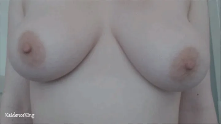 Extreme topless closeup ( )