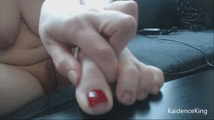 I paint my naked toenails deep red ( )