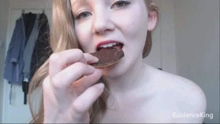 I crunch and chew chocolate cookies ( )