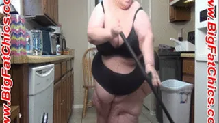 650lb HouseWife Cooking & Cleaning