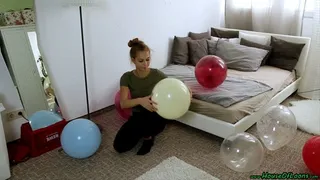 sitpopping 14inch balloons in black leggings