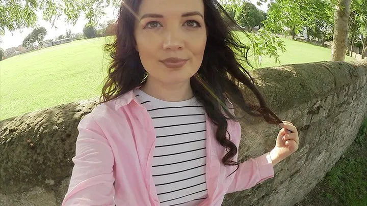 Grey leggings peeing in the park