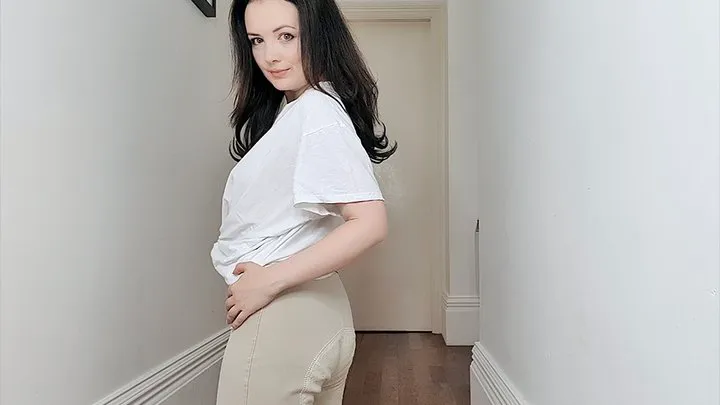 Jodhpurs walking and wetting peeing