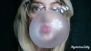 Big bubble gum balloons