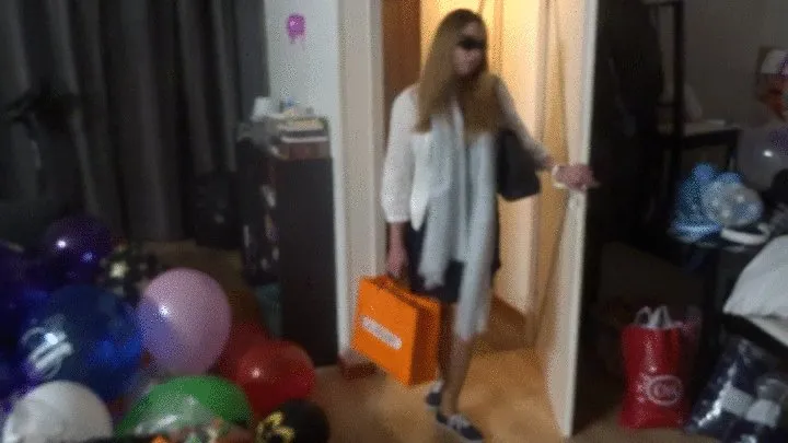 Furious Sophie pops all the balloons