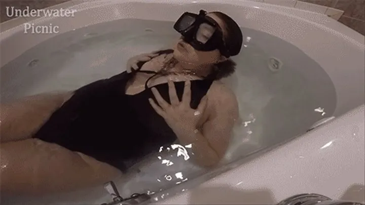 Scuba Mask in the Bath