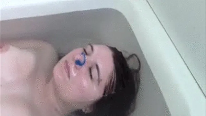 Nude Bath with Nose Clip