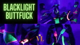 VIVIENNE L'AMOUR - BLACKLIGHT BUTTFUCK UV PEGGING