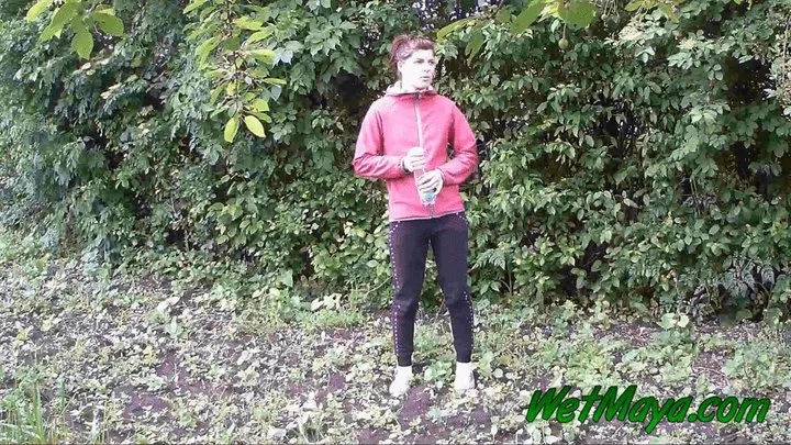 Jogging and pissing standing squat.