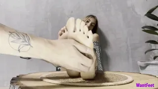 Lisa Ticklish Feet