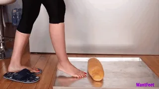Mature Crushing Feet