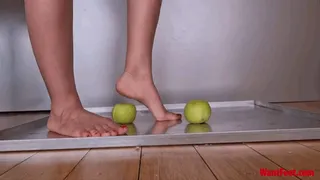 Maya's Apple Squeeze