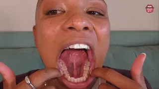 Inside the Queen's mouth - Queen Qandisa