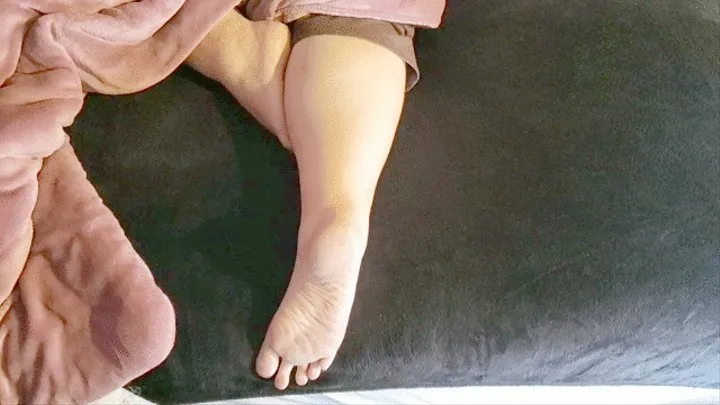 Napping Bbw feet on black sheets pt2 (pt 4)