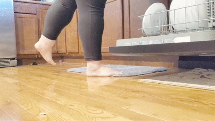 Barefoot in the kitchen: Doing dishes pt2