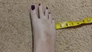 Female big foot measurements