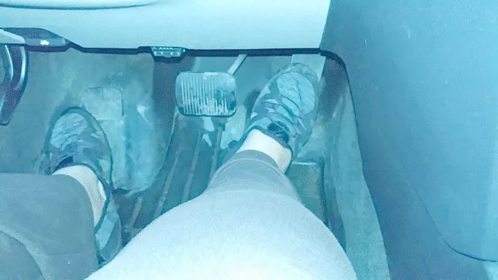 Sneaker driving in winter