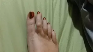 Close up toes from different angles