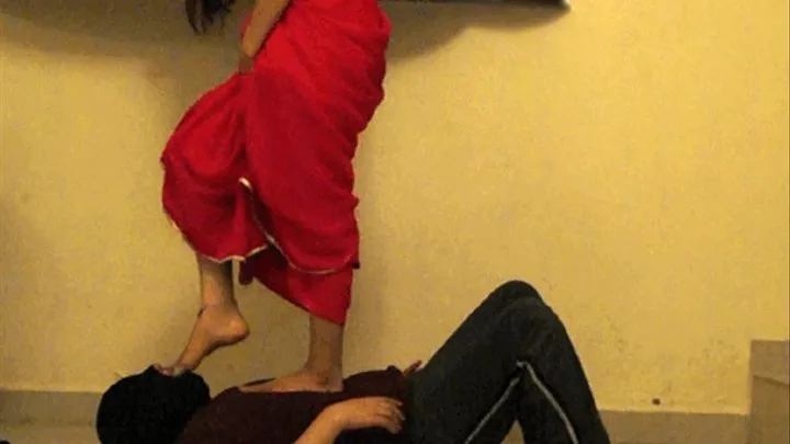 Indian Trampling In Saree - Tharki Sasur 3