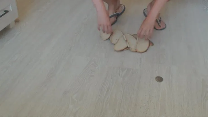 2 minutes peeing on the bread on the floor to cam