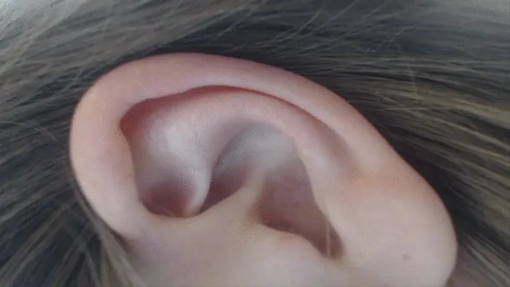 5 minutes my ear and earlobe in close up