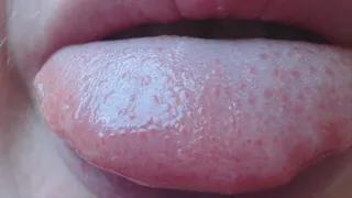 24 minutes tongue in extremly close up to cam