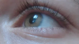 5 minutes of feminine eye in big close up to cam