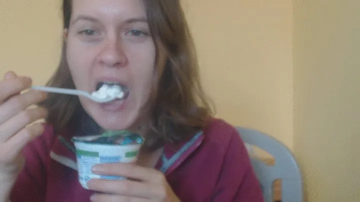 2 minutes eating cottage dairy in front of cam