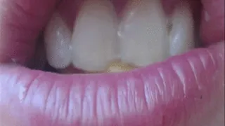 5 minutes eating in close up with sound