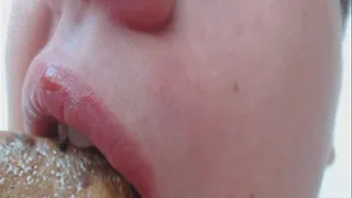 6 minutes of eating delicious breakfast in close up to cam