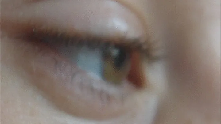 My green eye in close up to cam