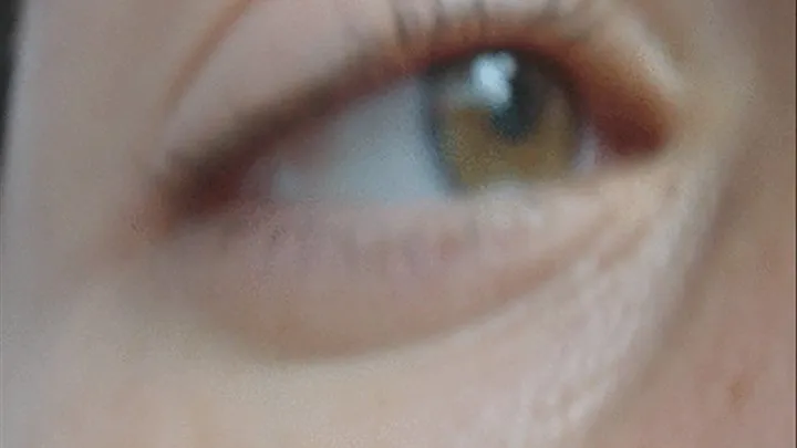 My natural green eye in close up