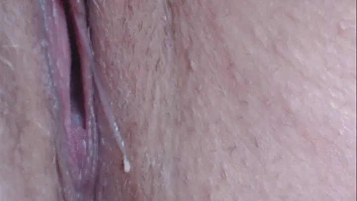 2 minutes dirty wet pussy in close up