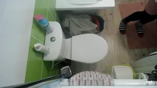 The camera is on my toilet bowl and show how I pee into it