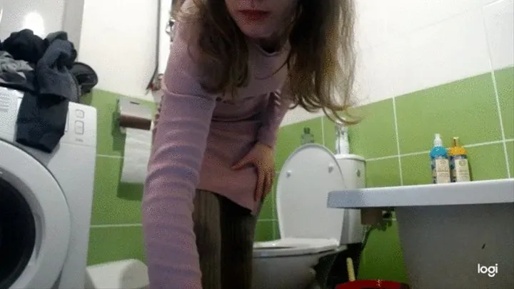 Toilet fetish in pink dress and tights