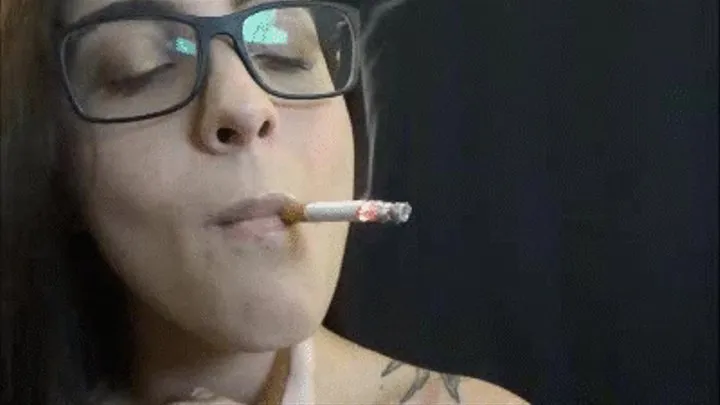 Roxanne Rae Smokes A Cork Filter