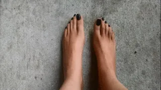 Foot Fetish Clip with Spreading, Crunching and Pointing