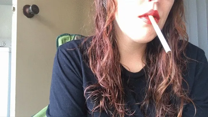 Close Up Smoking Video - Fetish Princess Smoking a Cork Tip 100 in Red Lipstick with Red Nails