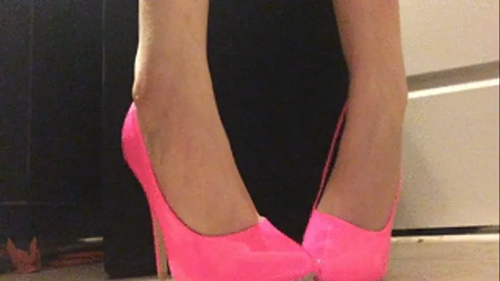 Sexy Shoe Tapping, Popping, and Dangling in my Pink High Heel Pumps